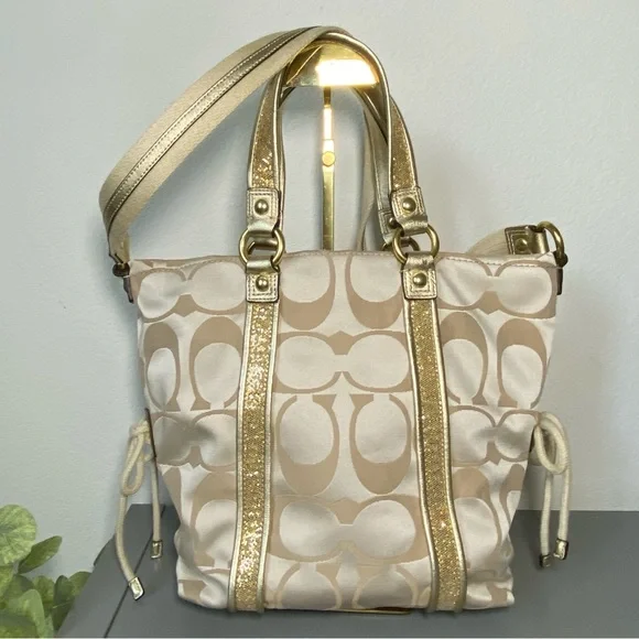 Coach Poppy Signature Daisy Tote in Gold Multicolor Floral Print - Picture 2 of 10
